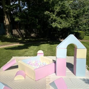 Ball pitt and soft play